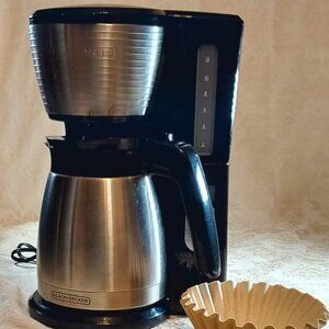 Black & Decker 12 Cup Programable Coffee Pot 2 Piece Fliter Like New